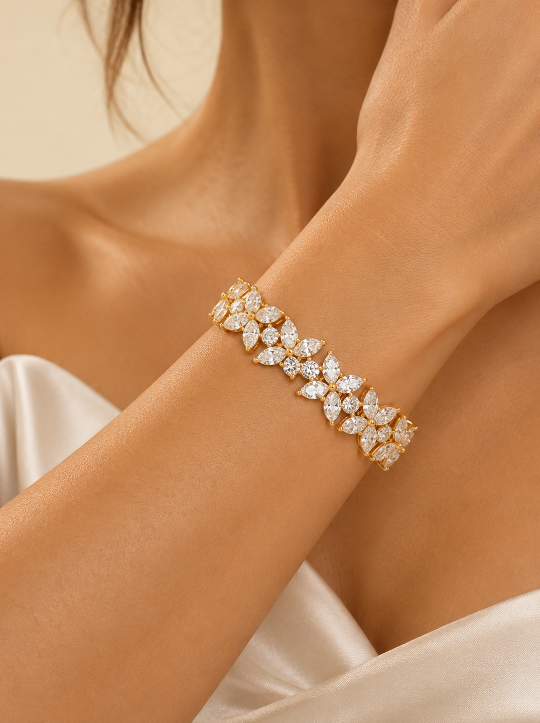 THE DESTINATION - Yellow Gold Natural Diamond Floral Bracelet