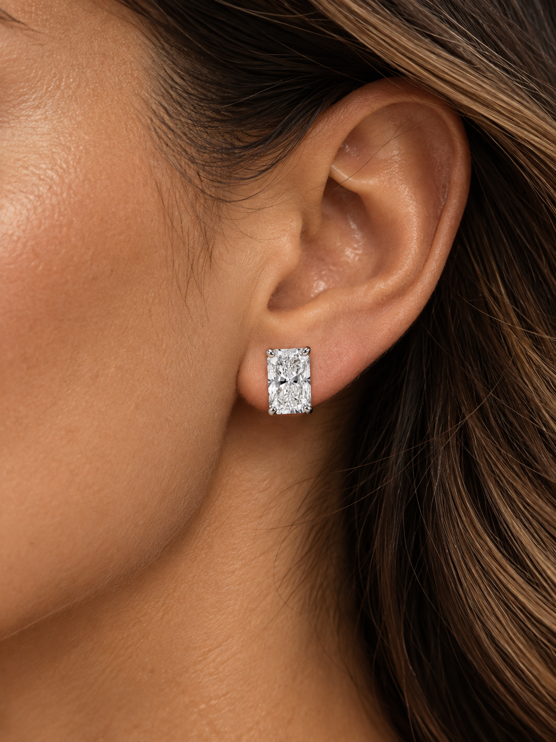 THE AFTERGLOW - Lab-Grown Radiant Cut Diamond Stud Earrings
