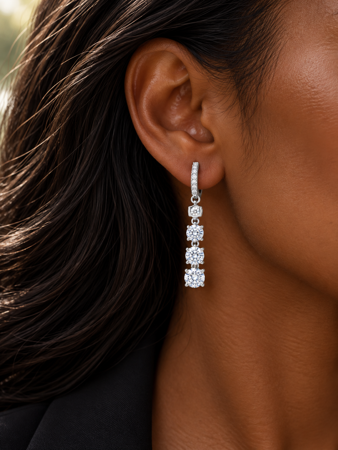 THE MOMENT - White Gold Lab-Grown Round Diamond Three-Stone Hoop Earrings
