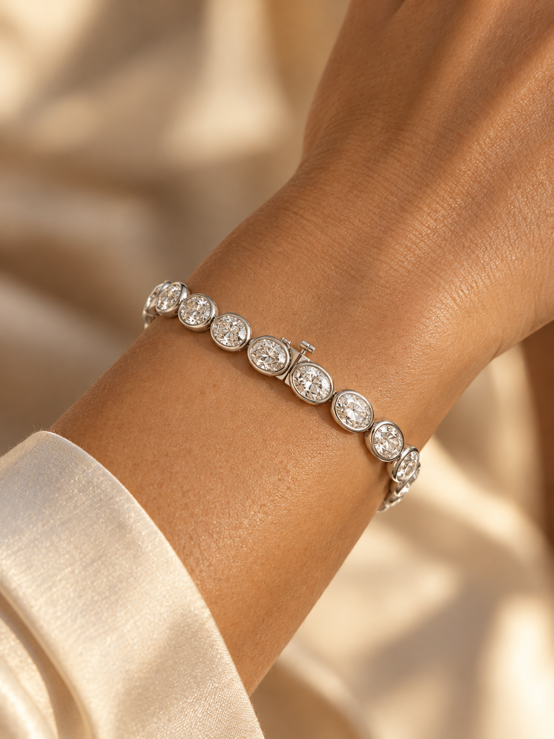 THE VISION - White Gold Lab-Grown Oval Diamond Bezel Tennis Bracelet