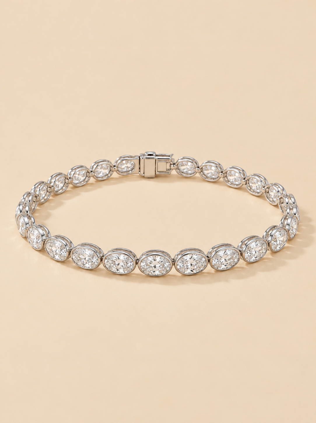 THE CIRCLE – White Gold Lab-Grown Oval Diamond Bezel Tennis Bracelet