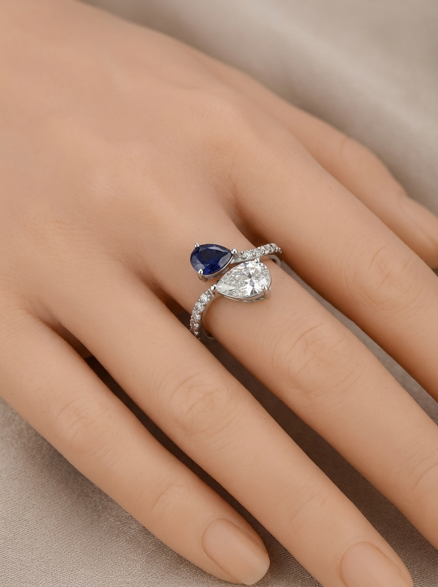 THE OCEAN - White Gold Lab Grown Diamonds and Blue Sapphire Toi et Moi Ring
